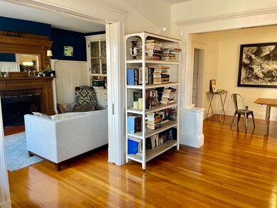 14 Claflin Rd unit 2, Brookline, MA 02445 - photo 2