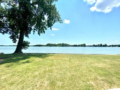 716 Zanesville Ave, Thornville, OH 43076 - photo 3