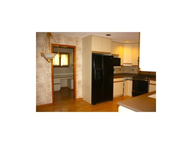 9655 W 49th Terrace, Shawnee, KS 66203 - photo 3