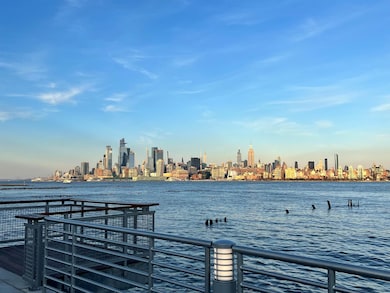 45 Park Ln S unit 905, Jersey City, NJ 07310 - photo 3