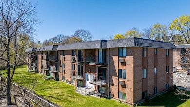 Riverview Condominiums unit 9, Lincoln, RI 02865 - photo 3