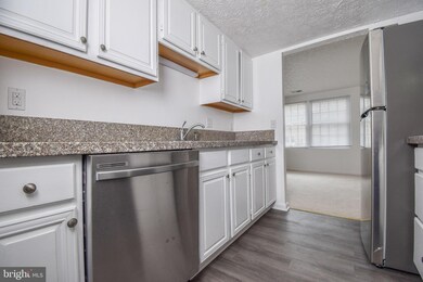 3609 Wharf Ln, Triangle, VA 22172 - photo 4