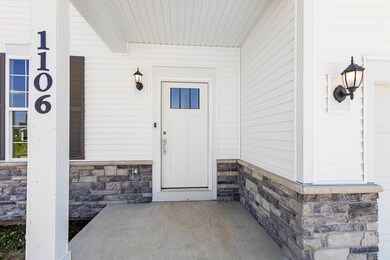 3001 Alpine Run unit 74, Stoughton, WI 53589 - photo 3