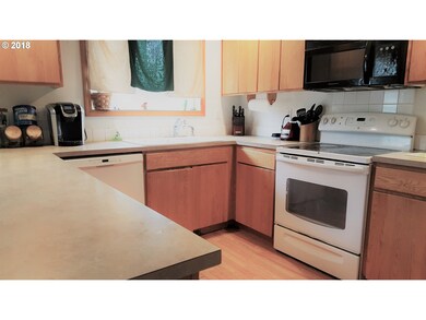 4424 Munker St, Hubbard, OR 97032 - photo 5