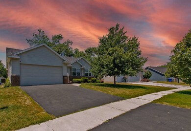 3024 27th St SW, Cedar Rapids, IA 52404 - photo 2