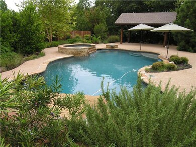 Swimming Pool, Hot Tub, Fire Pit and Gazebo for yo