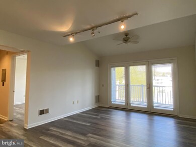 106 Waters Edge Dr, Newark, DE 19702 - photo 4