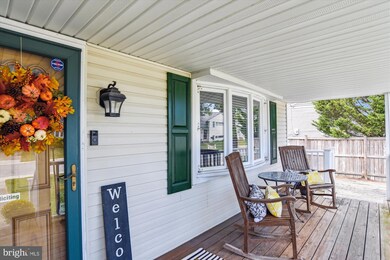 123 Sandy Beach Dr, Pasadena, MD 21122 - photo 2