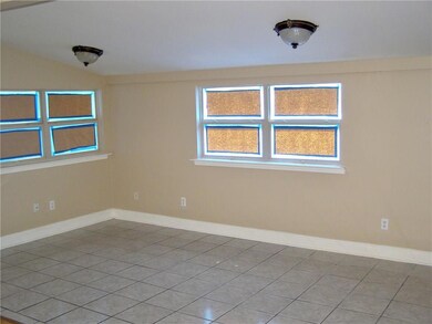4862 Kendall Dr, New Orleans, LA 70126 - photo 4