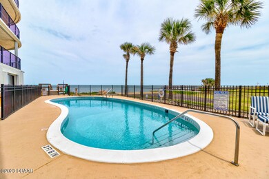Relaxing Oceanside pool