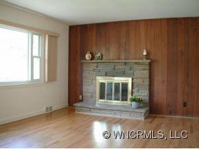 Living Room - HW floors, FP