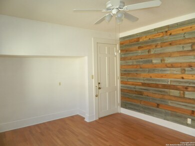 410 E Evergreen St unit D, San Antonio, TX 78212 - photo 3