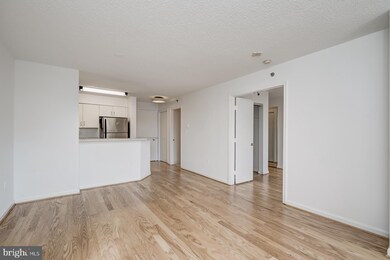 Metropolitan Condos unit 802, Washington, DC 20037 - photo 6