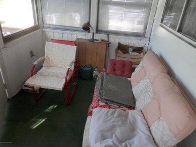 707 Dunmore St, Throop, PA 18512 - photo 4