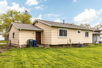 1813 Flinthill Dr, Columbus, OH 43223 - photo 4