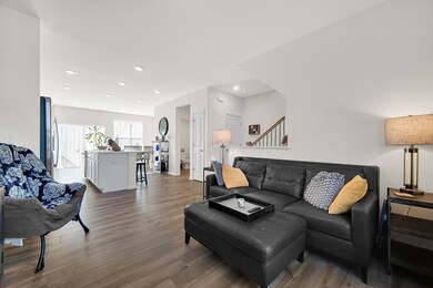 1015 Atterberg Rd, South Elgin, IL 60177 - photo 4