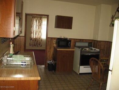 17 Farrell Ln, Wilkes Barre, PA 18705 - photo 4