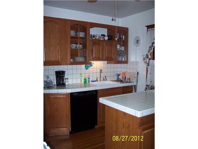 Kitchen Plenty of counter space & oak cabinets!