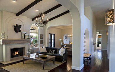 004_Living Room