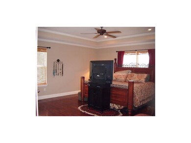 900 Birchwood Dr, Raymore, MO 64083 - photo 5