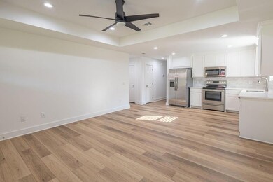 924 W Day St, Denison, TX 75020 - photo 6