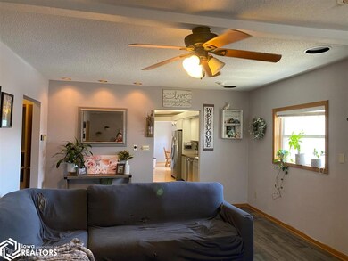 725 6th Ave, Coon Rapids, IA 50058 - photo 4