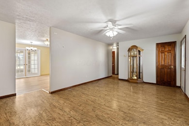 347 Belva Ct, Logan, OH 43138 - photo 5