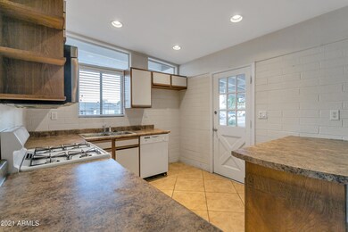 3628 W Lawrence Ln, Phoenix, AZ 85051 - photo 7