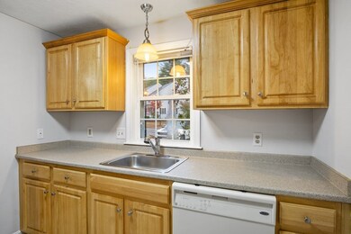 18 Patriot Rd, Fitchburg, MA 01420 - photo 4