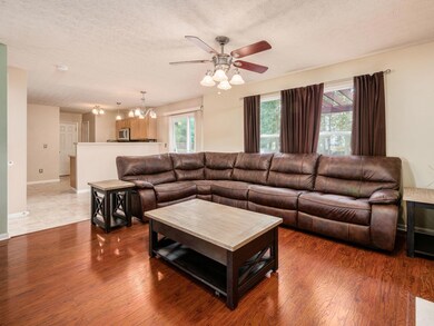 015_9_C - 631 Norfolk Sq S031