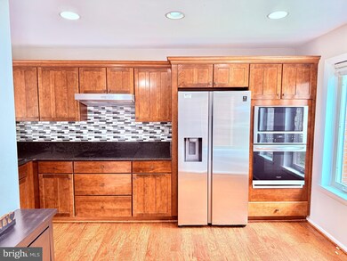 9475 Clocktower Ln, Columbia, MD 21046 - photo 2