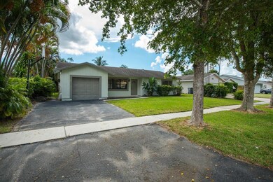 9720 Saddlebrook Dr, Boca Raton, FL 33496 - photo 2