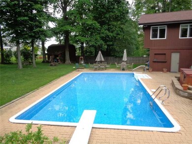 Swimming Pool/Hot Tub/Sauna.