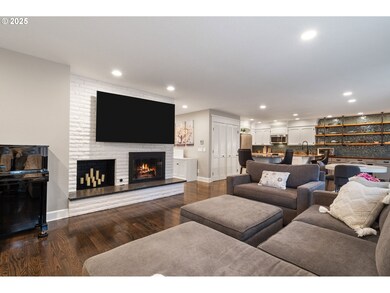 6275 Clubhouse Cir, West Linn, OR 97068 - photo 5