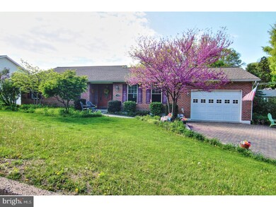 9 Orchard Ln, Boyertown, PA 19512 - photo 2