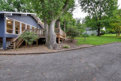 2101 Edgehill Cir, Johnson City, TN 37601 - photo 3