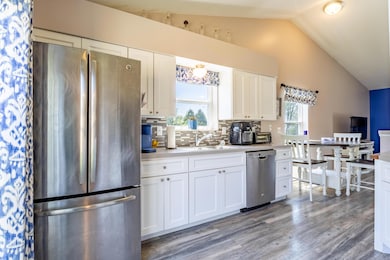 817 Gulliver Dr, Columbus, OH 43207 - photo 3