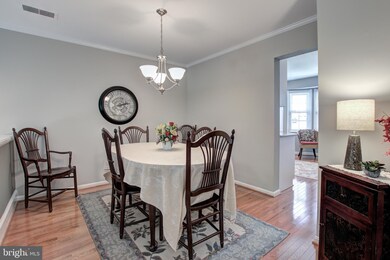 6010 Sweet Dale Ct, Springfield, VA 22152 - photo 4