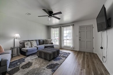 2301 Stout St, Conway, AR 72032 - photo 2