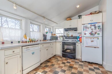 88 N Spring St, Concord, NH 03301 - photo 4