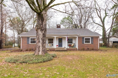 605 E Pryor St, Athens, AL 35611 - photo 2