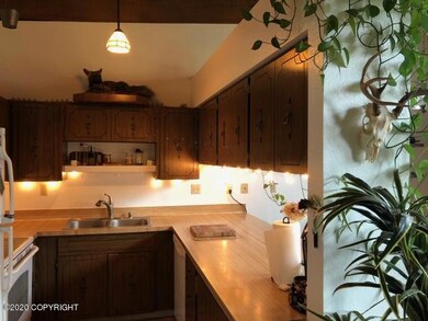 5531 E 38th Ct unit 4, Anchorage, AK 99504 - photo 2