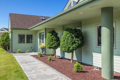 3414 Shield Crest Dr, Klamath Falls, OR 97603 - photo 4