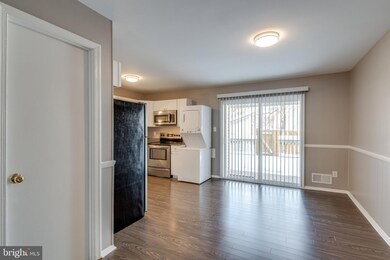 2910 Wetherburn Ct, Woodbridge, VA 22191 - photo 7