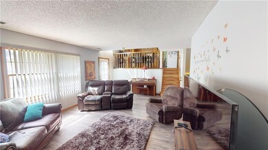 8626 Oakview Dr, Lenexa, KS 66215 - photo 7