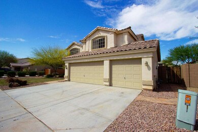 Exterior Front Yard3