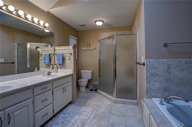 606 Timber Crest Ct, Raymore, MO 64083 - photo 6