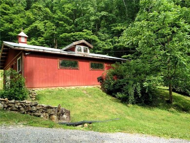 2596 Lickskillet Rd, Burnsville, NC 28714 - photo 6