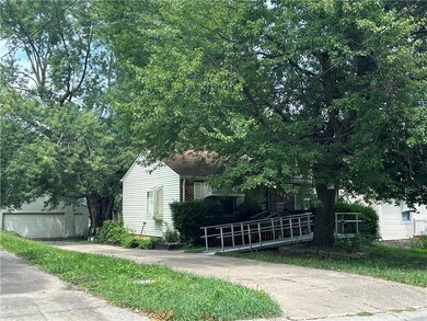 5625 New York Ave, Des Moines, IA 50310 - photo 2