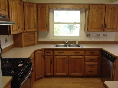 251 Bay Colony Dr, Naperville, IL 60565 - photo 7